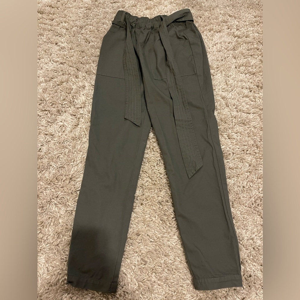 NWOT BB DAKOTA BY STEVE MADDEN Green Love Your Work Paperbag Waist Pants size XS